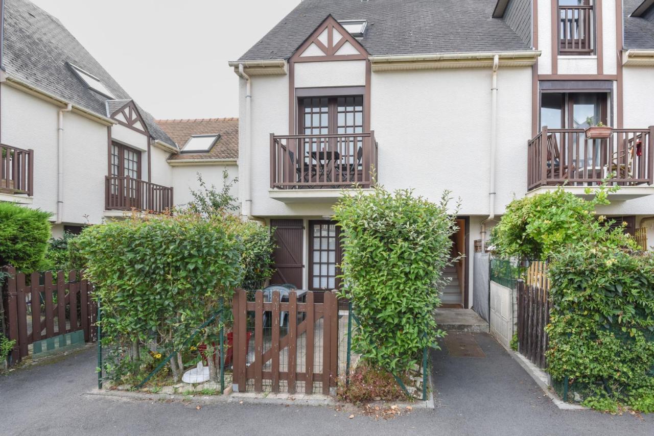 Le Voilier Apartment Courseulles-sur-Mer Exterior photo